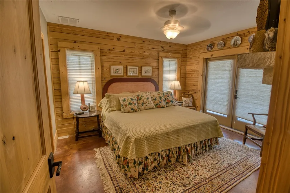 1316 Indian Creek Road Bandera, TX 78003