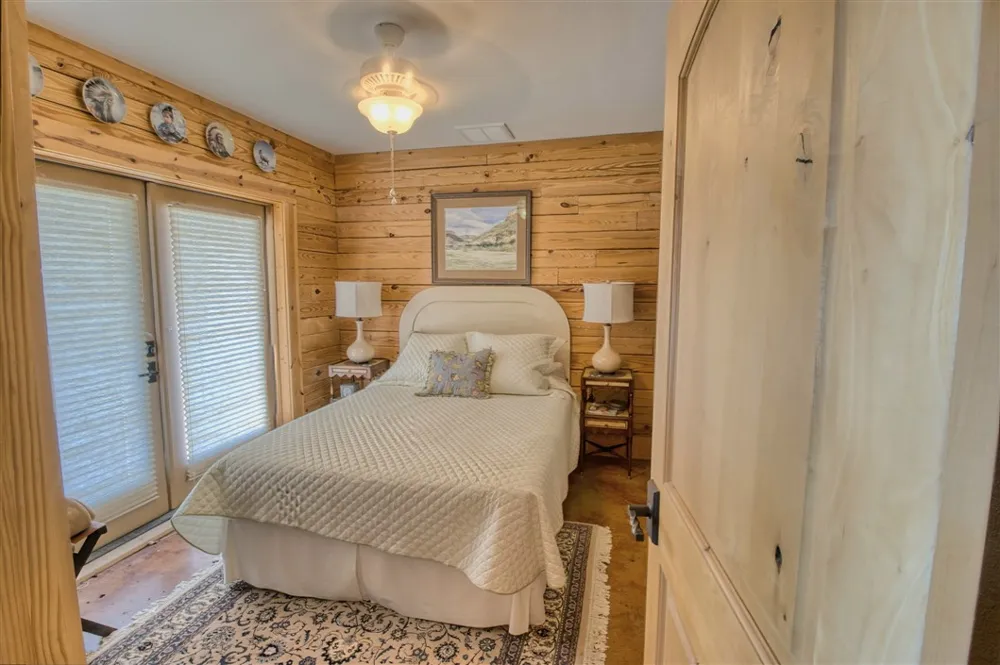1316 Indian Creek Road Bandera, TX 78003