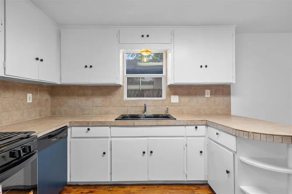403 Blackson Avenue Austin, TX 78752