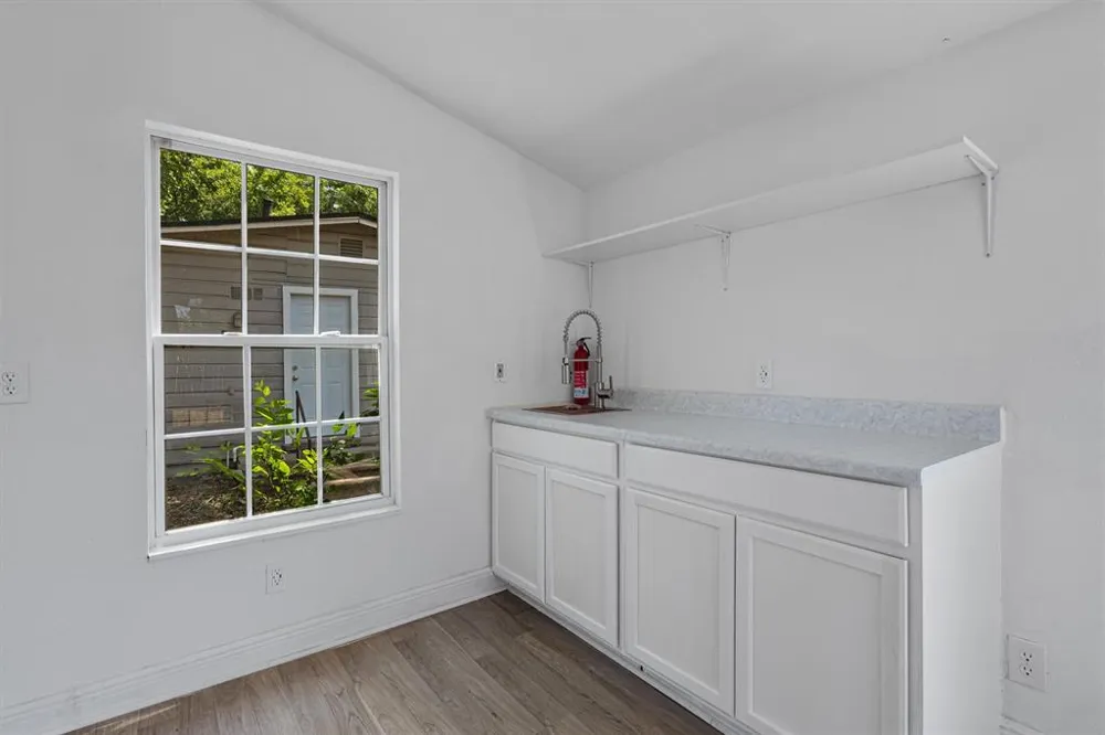 403 Blackson Avenue Austin, TX 78752