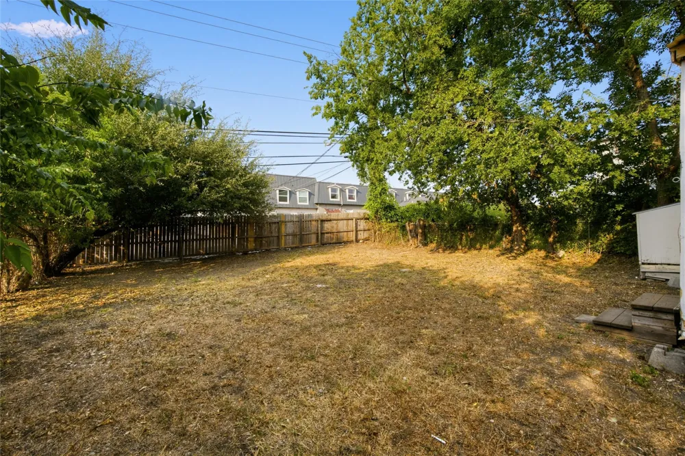 403 Blackson Avenue Austin, TX 78752
