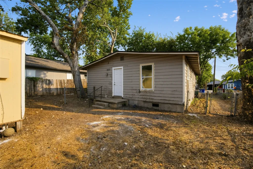 403 Blackson Avenue Austin, TX 78752