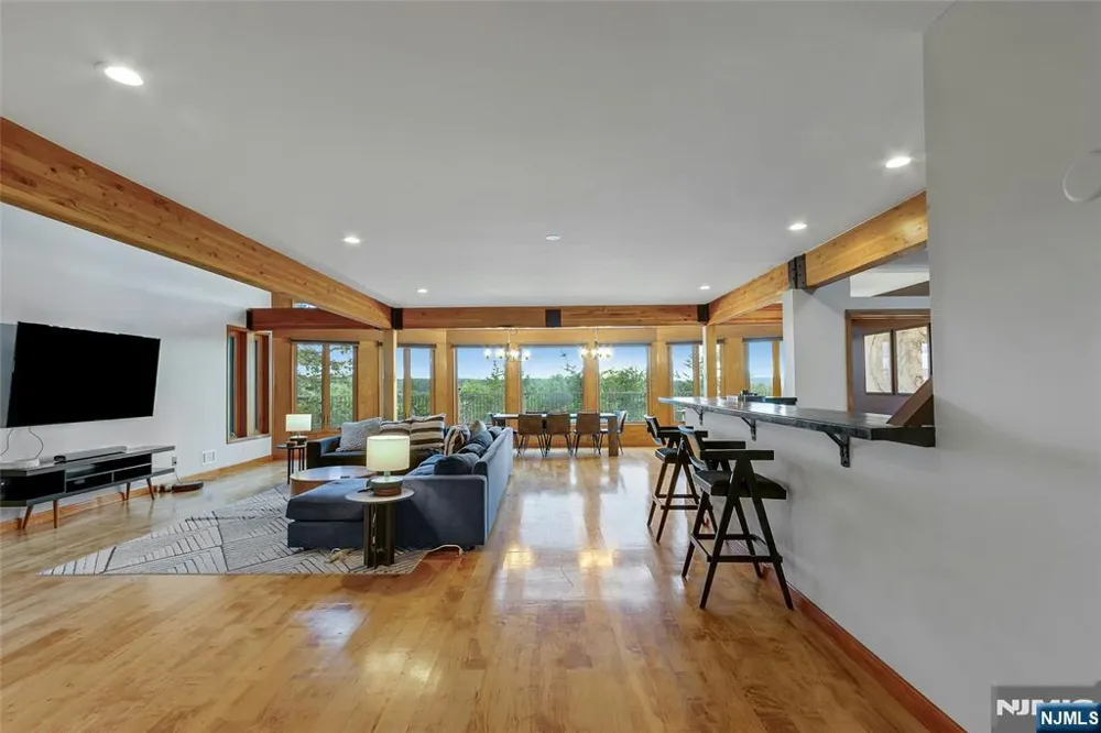 69 Cedar Pond Lane Chester, NY 10918