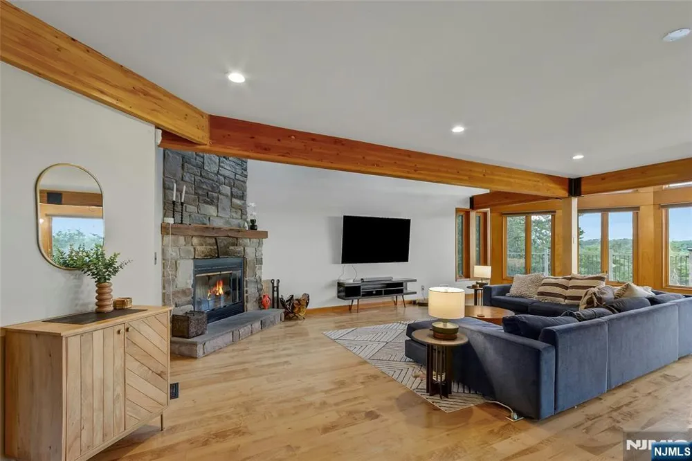 69 Cedar Pond Lane Chester, NY 10918