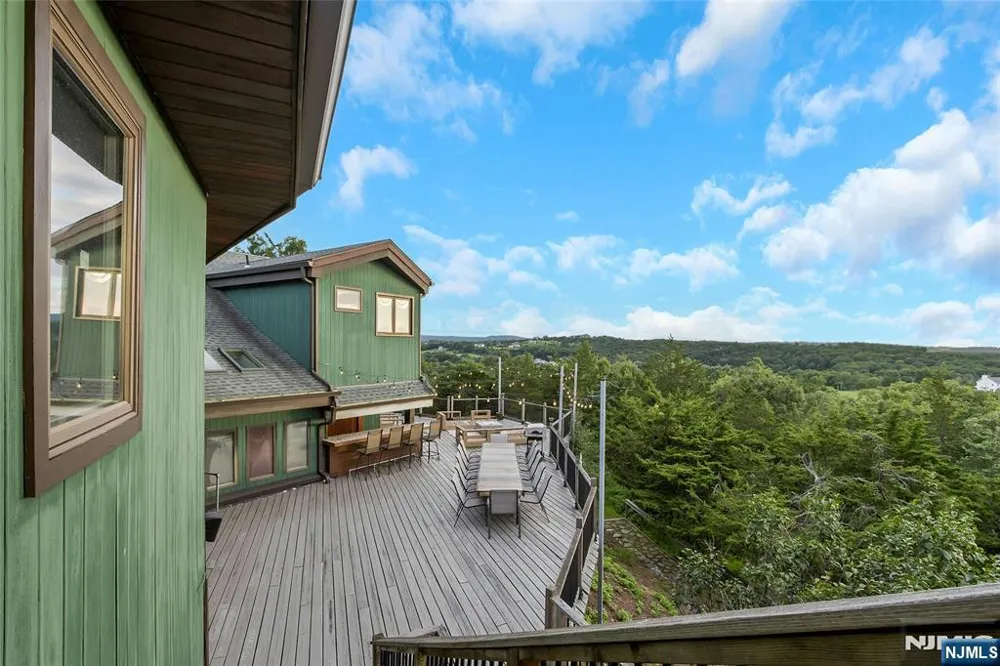 69 Cedar Pond Lane Chester, NY 10918