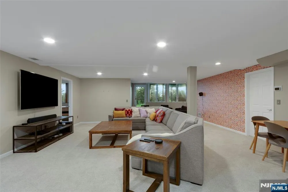 69 Cedar Pond Lane Chester, NY 10918