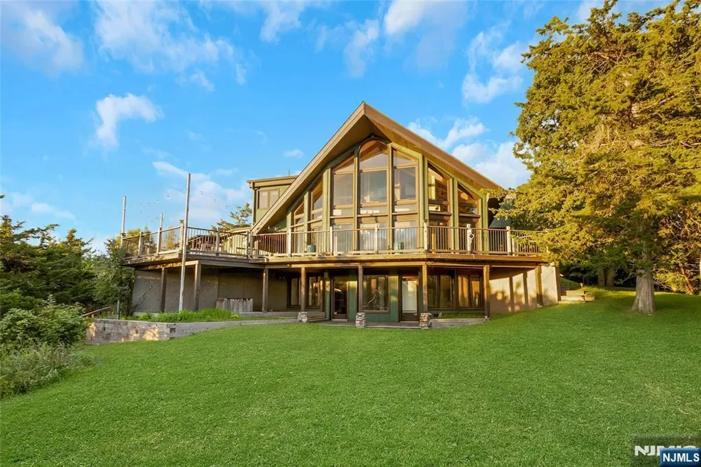 69 Cedar Pond Lane Chester, NY 10918