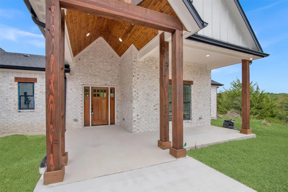 1179 Robertson Road Whitewright, TX 76273
