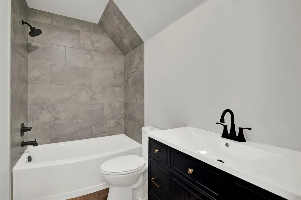 1179 Robertson Road Whitewright, TX 76273