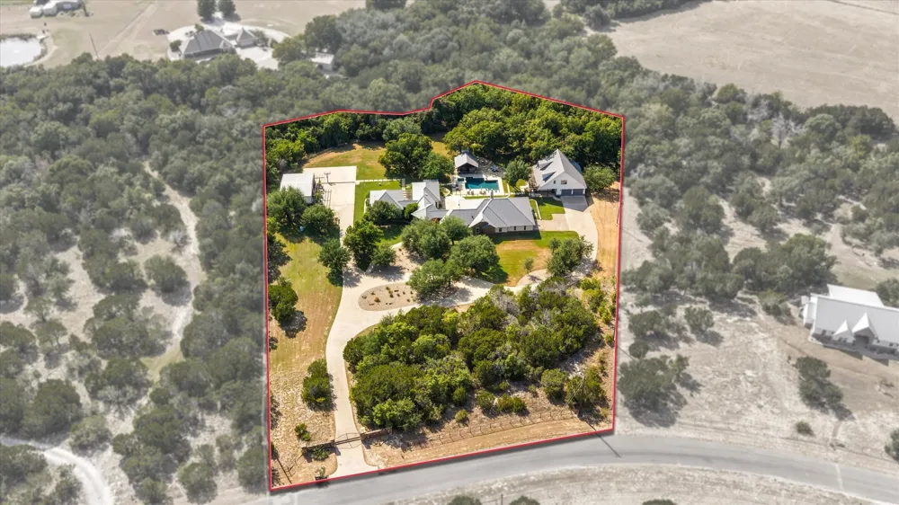 1281 Shady Oaks Circle Glen Rose, TX 76043