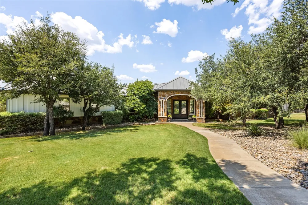 1281 Shady Oaks Circle Glen Rose, TX 76043