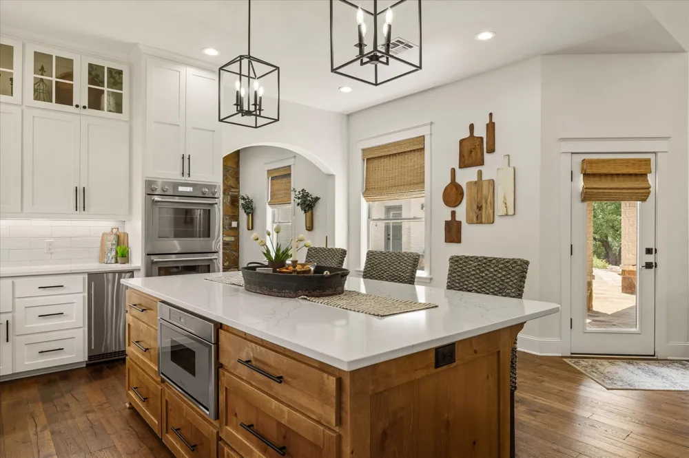 1281 Shady Oaks Circle Glen Rose, TX 76043