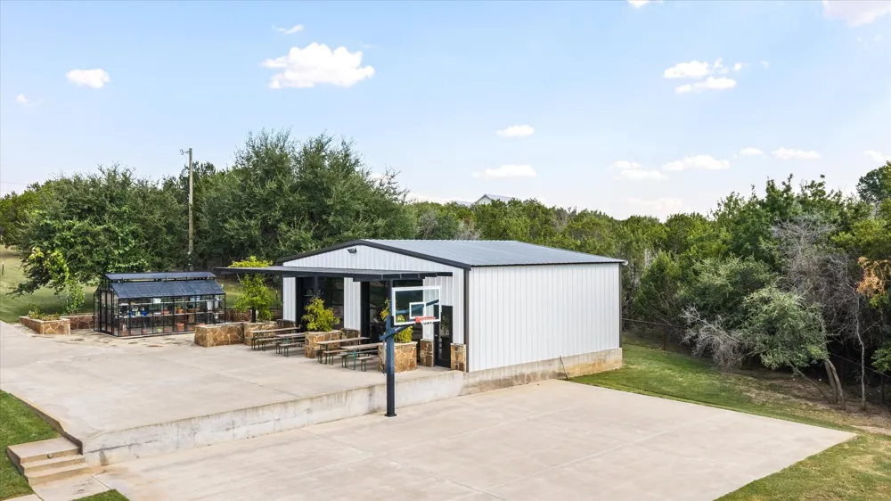 1281 Shady Oaks Circle Glen Rose, TX 76043