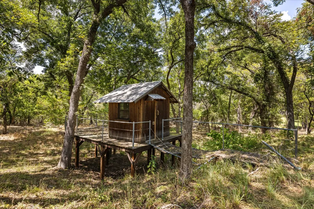 1281 Shady Oaks Circle Glen Rose, TX 76043