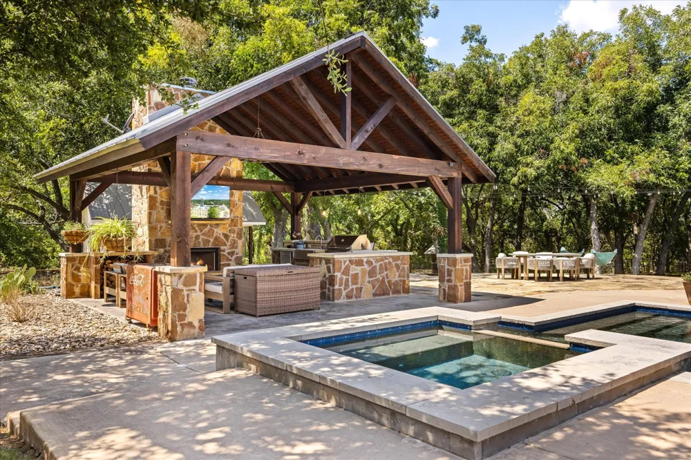 1281 Shady Oaks Circle Glen Rose, TX 76043