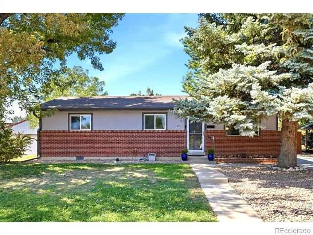 1611 Sunset Drive Louisville, CO 80027