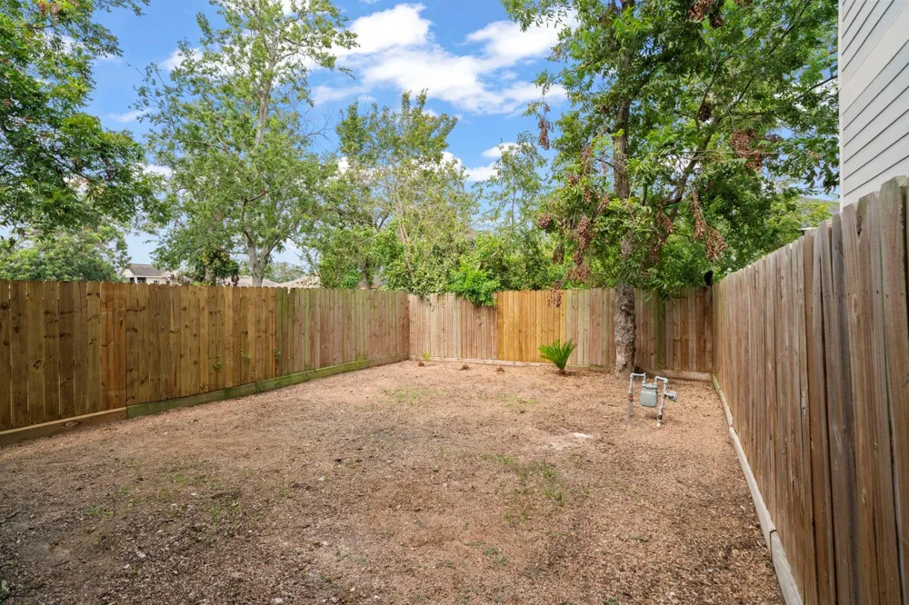 206 Burr Street #A Houston, TX 77011