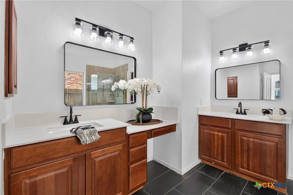 3027 Hidden Meadow Seguin, TX 78155