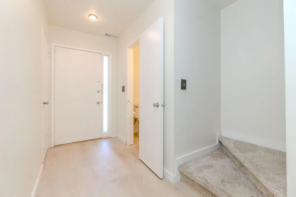 690 Peninsula Court Ann Arbor, MI 48105