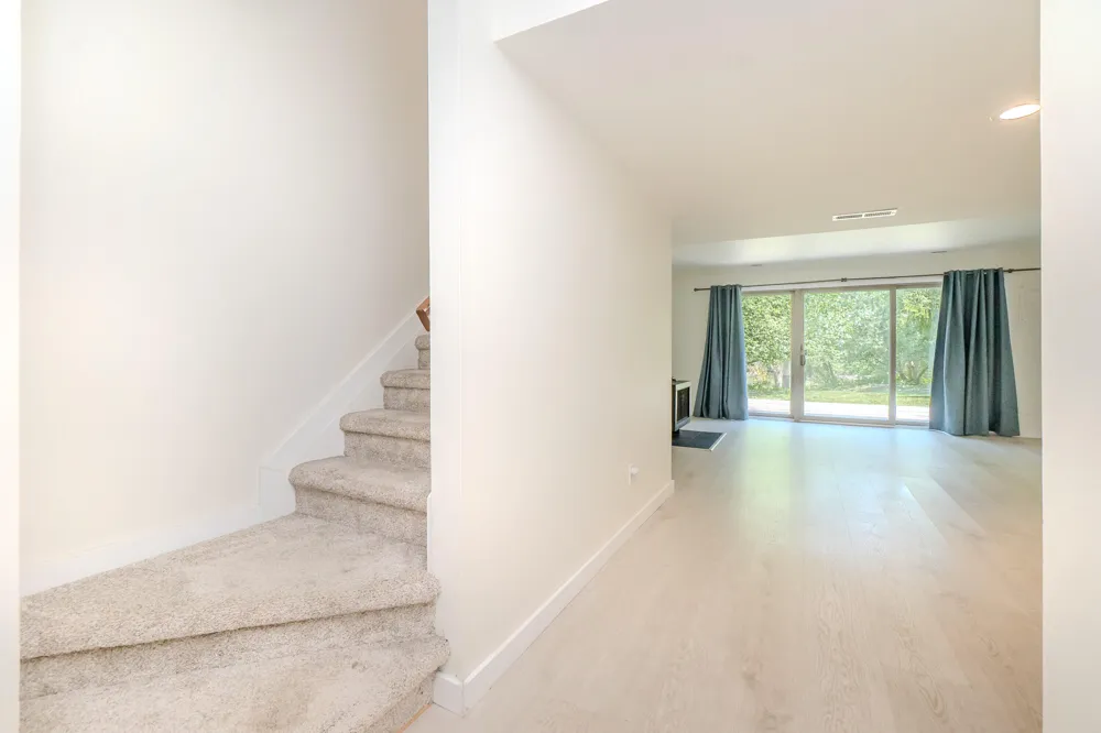 690 Peninsula Court Ann Arbor, MI 48105