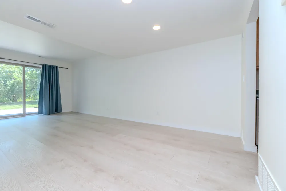 690 Peninsula Court Ann Arbor, MI 48105