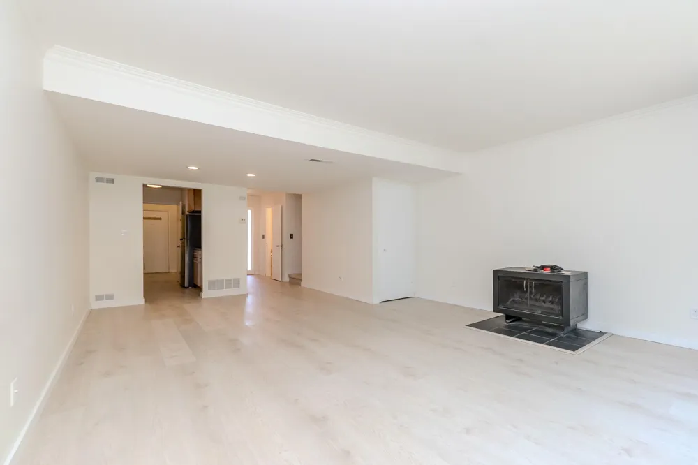690 Peninsula Court Ann Arbor, MI 48105