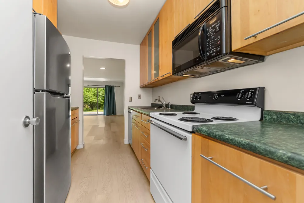 690 Peninsula Court Ann Arbor, MI 48105