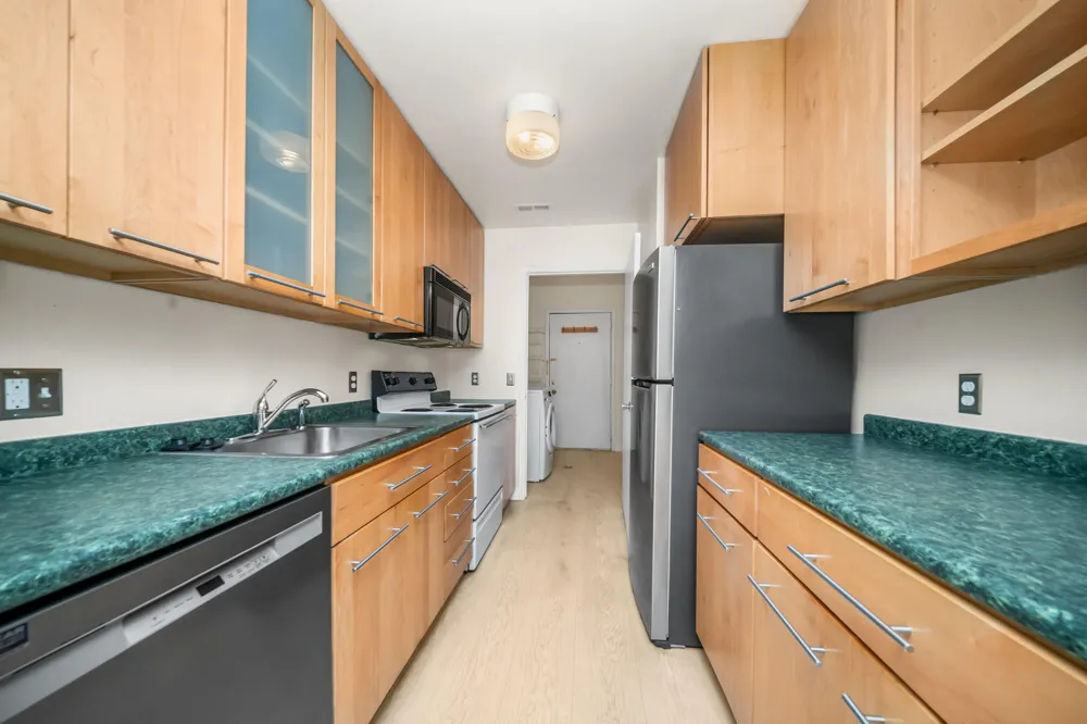 690 Peninsula Court Ann Arbor, MI 48105
