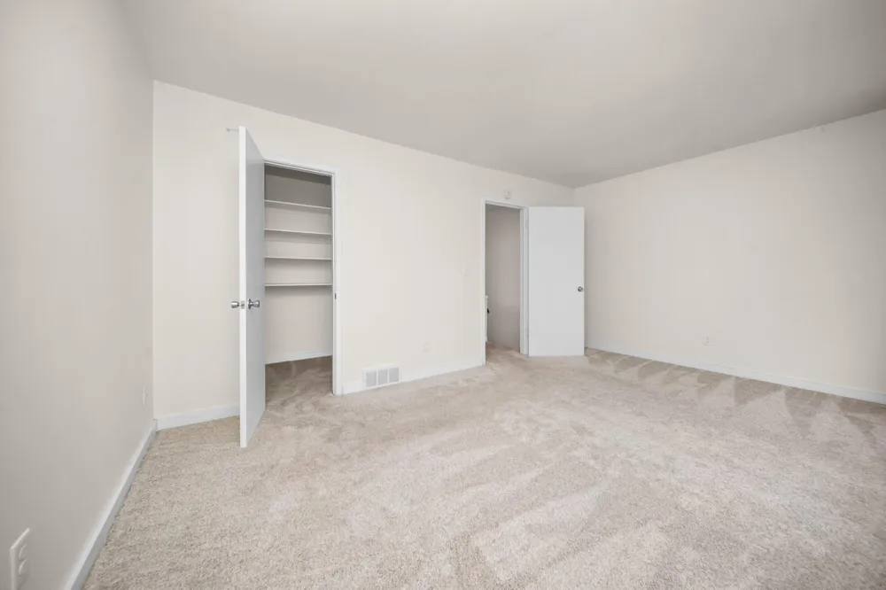 690 Peninsula Court Ann Arbor, MI 48105