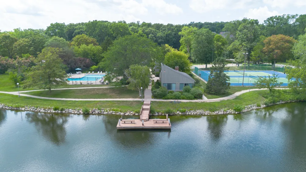 690 Peninsula Court Ann Arbor, MI 48105