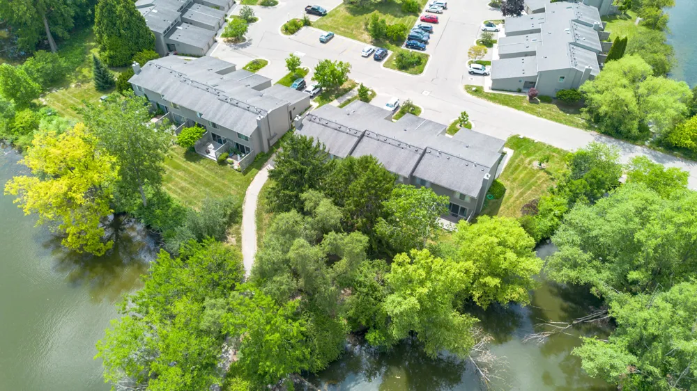 690 Peninsula Court Ann Arbor, MI 48105