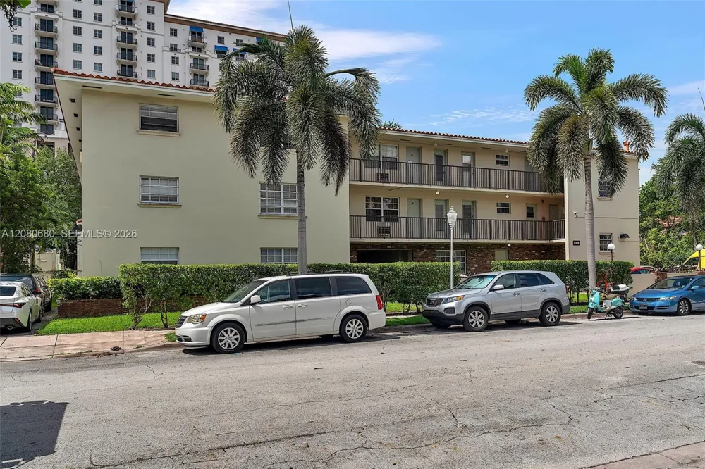 318 Majorca Ave #304 Coral Gables, FL 33134