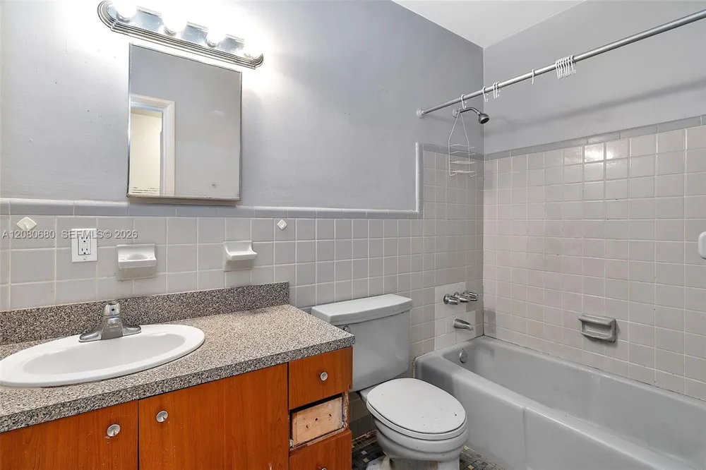 318 Majorca Ave #304 Coral Gables, FL 33134