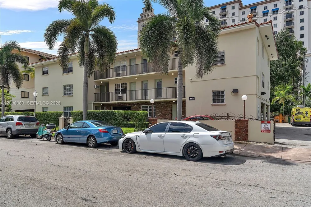 318 Majorca Ave #304 Coral Gables, FL 33134