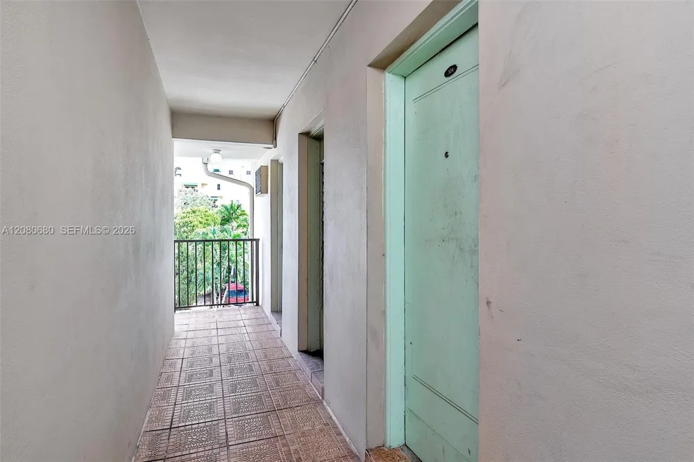 318 Majorca Ave #304 Coral Gables, FL 33134