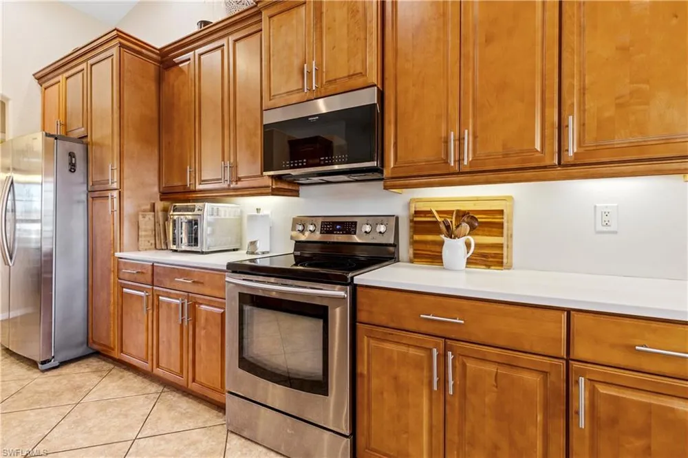 1633 NW 39th Avenue Cape Coral, FL 33993