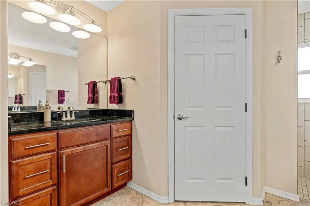1633 NW 39th Avenue Cape Coral, FL 33993