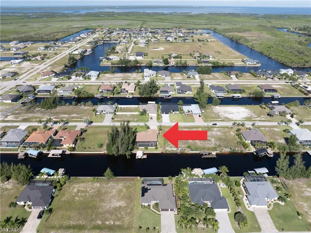 1633 NW 39th Avenue Cape Coral, FL 33993