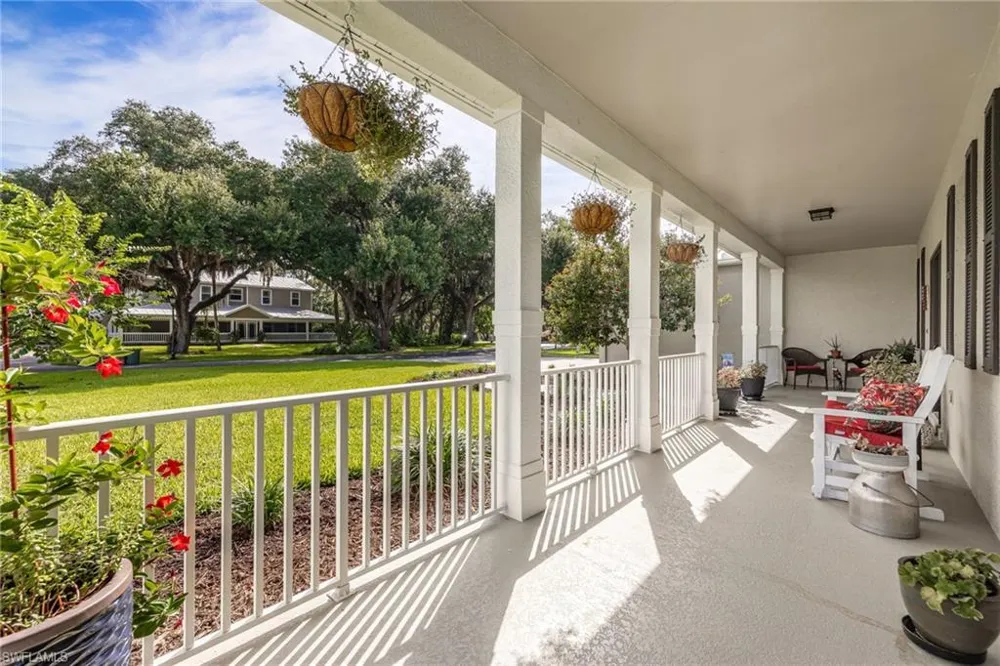 16450 Oakview Circle Alva, FL 33920