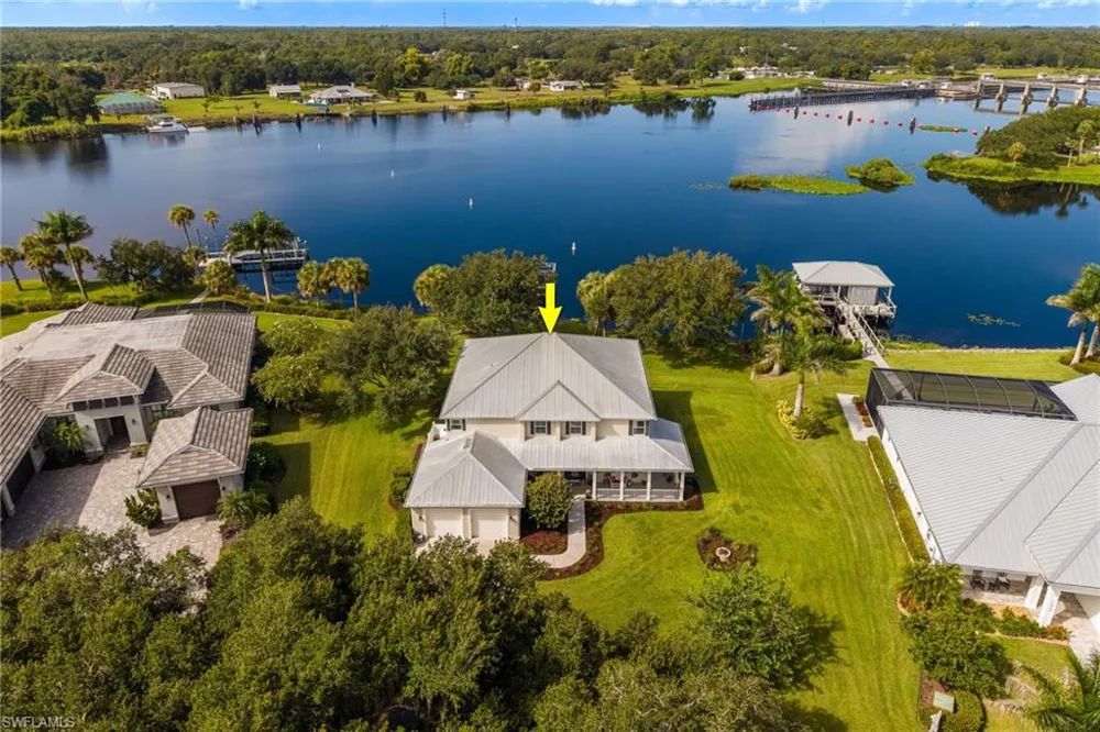 16450 Oakview Circle Alva, FL 33920