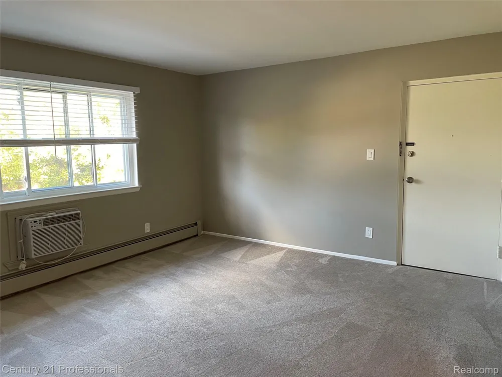 810 Plate Street #205 Rochester City, MI 48307