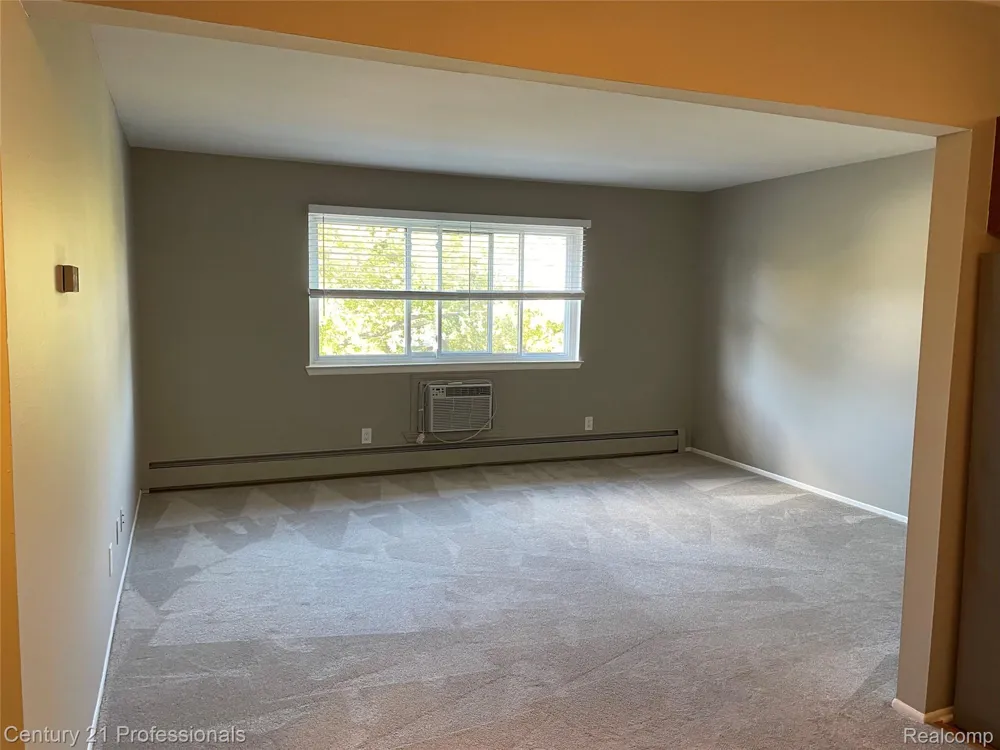 810 Plate Street #205 Rochester City, MI 48307