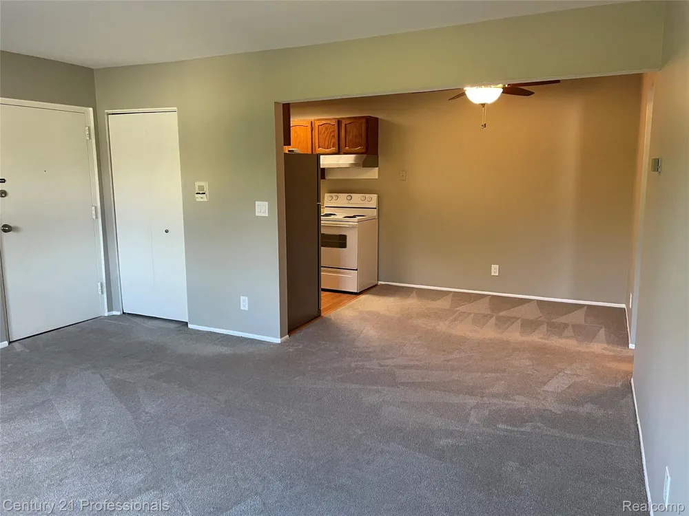 810 Plate Street #205 Rochester City, MI 48307