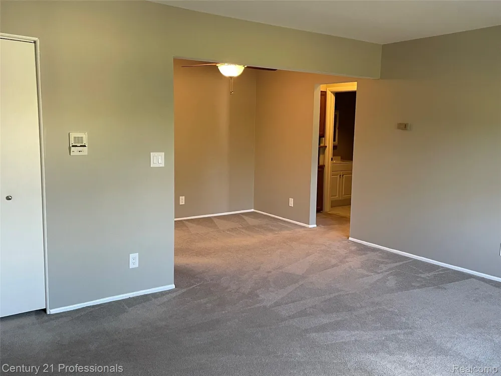 810 Plate Street #205 Rochester City, MI 48307