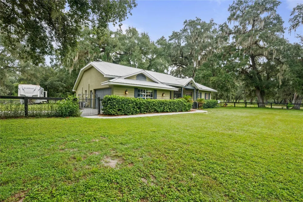 4457 CR 542H Bushnell, FL 33513
