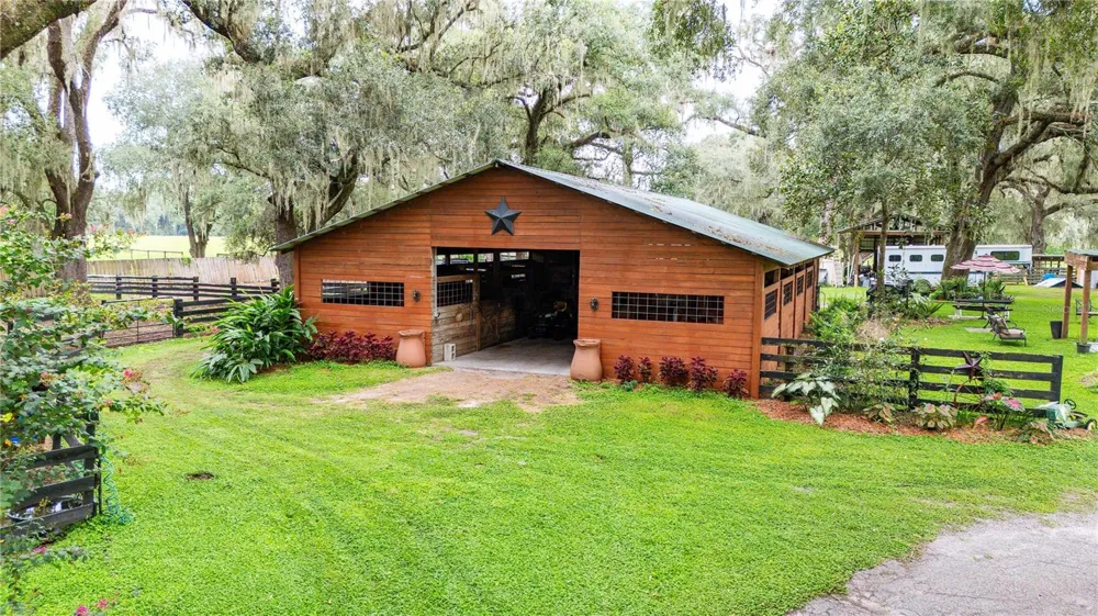 4457 CR 542H Bushnell, FL 33513