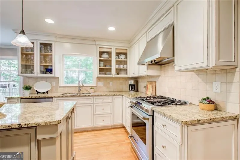 635 Winding Creek CT Sandy Springs, GA 30328