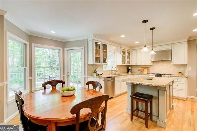 635 Winding Creek CT Sandy Springs, GA 30328