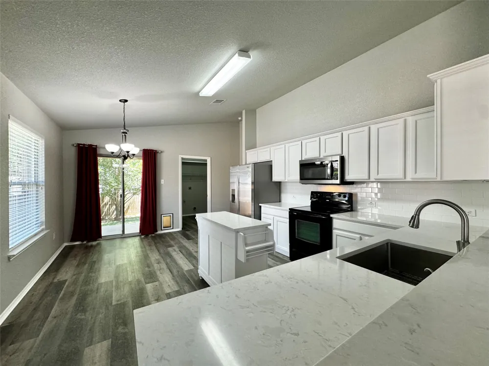 1014 Aiken Drive Leander, TX 78641