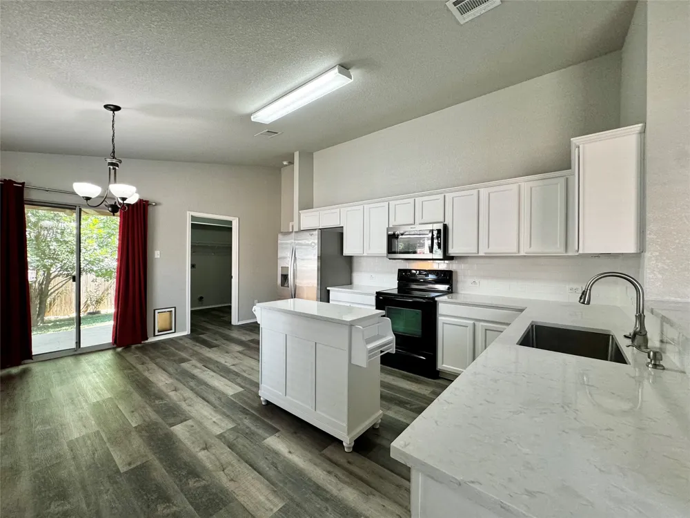 1014 Aiken Drive Leander, TX 78641